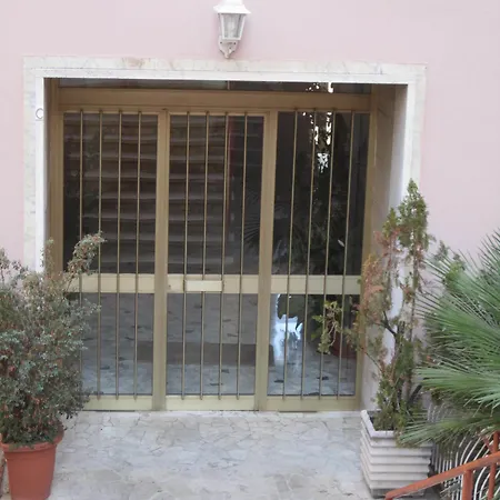 Oda ve Kahvaltı Le Cupole 4*